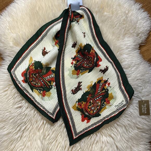 NWT Book of Kells Rectangular Cream Poly Crinkle Scarf Celtic Irish Traditional - Picture 1 of 9